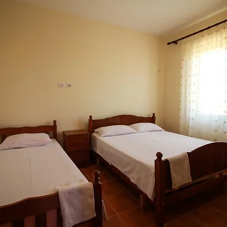 Apartments Velipoja